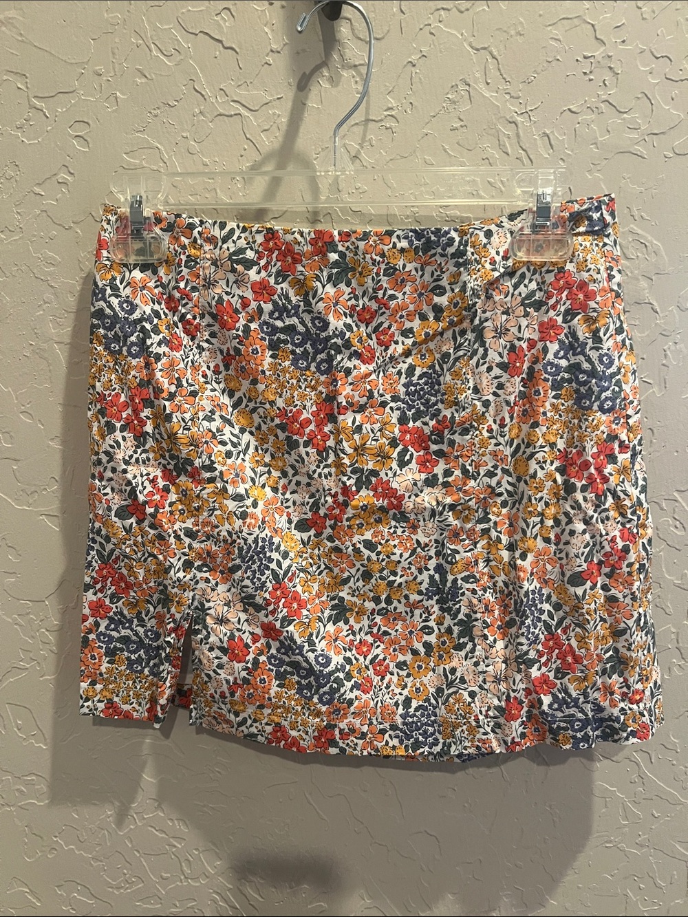 Pink Lily Floral Mini Skirt in White, Red & Navy